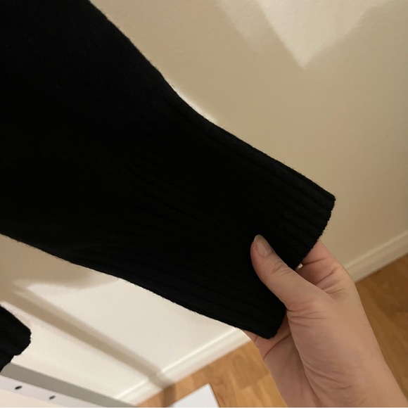 NWT Everlane The Cashmere Wool Turtleneck Sweater Small Black Quiet Luxury - Picture 5 of 12